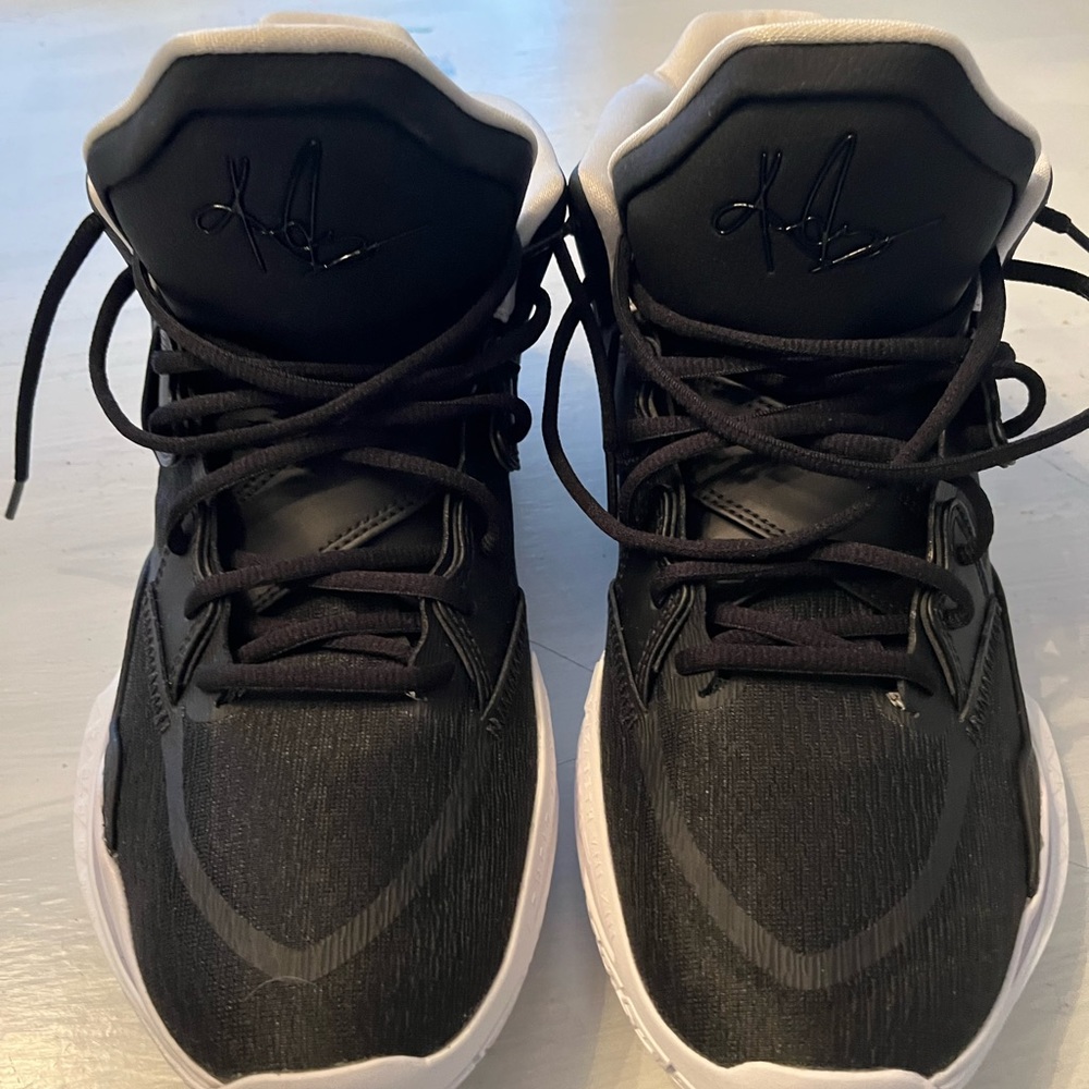 Nike Kyrie Irving shoes